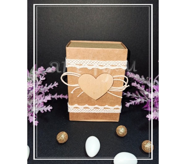 Μπομπονιέρα γάμου χάρτινο κουτί με καρδιά